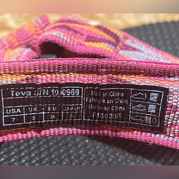 Teva Sandals for Women Sz 7 - Picture 7 of 7